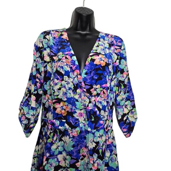 Yumi Kim Romper Silk Floral Blue Pink Shorts Size Medium - Picture 2 of 9